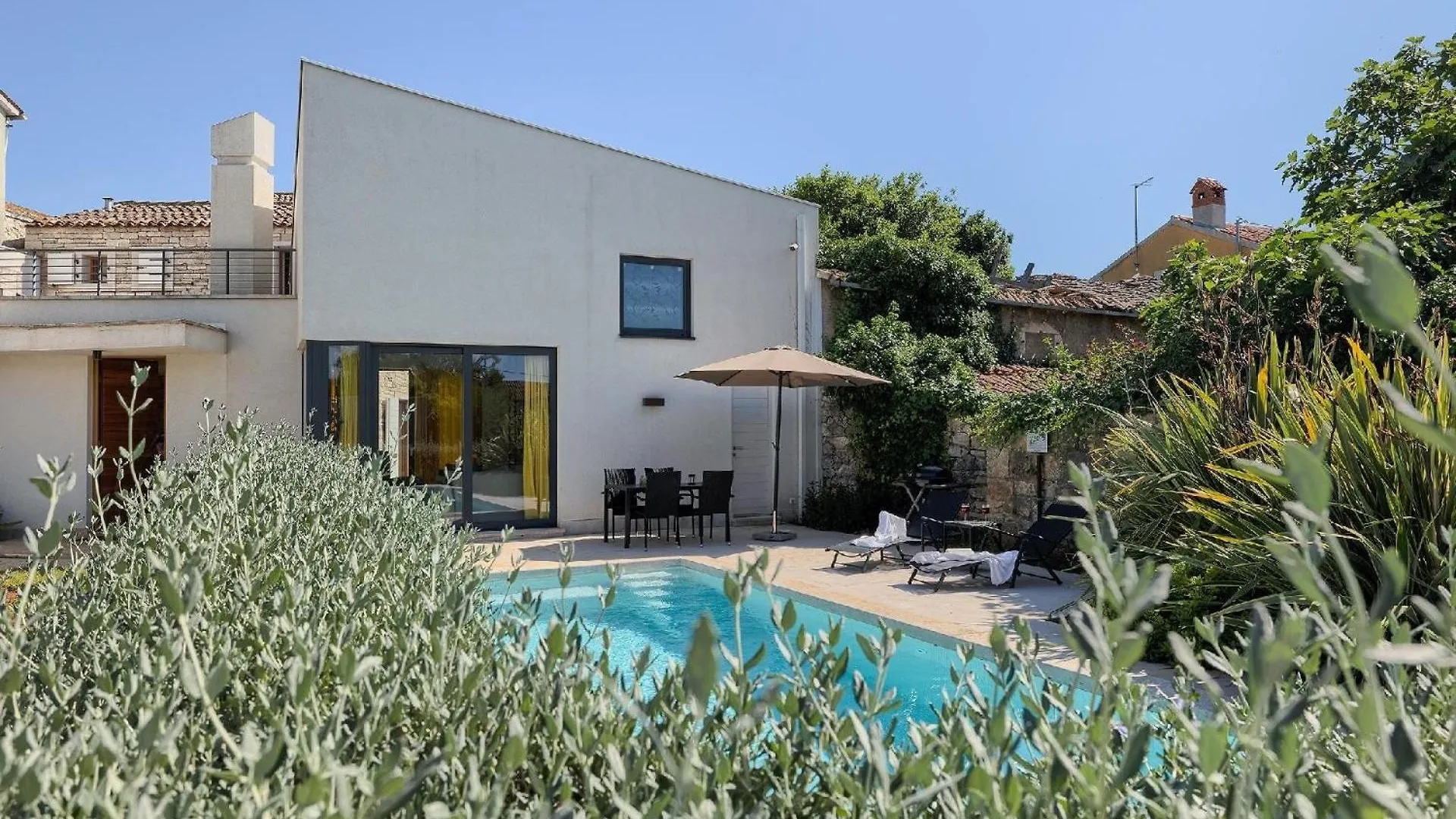 Ferienhaus Mit Privatpool Fuer 6 Personen Ca 300 Qm In Pula, Istrien Istrische Riviera